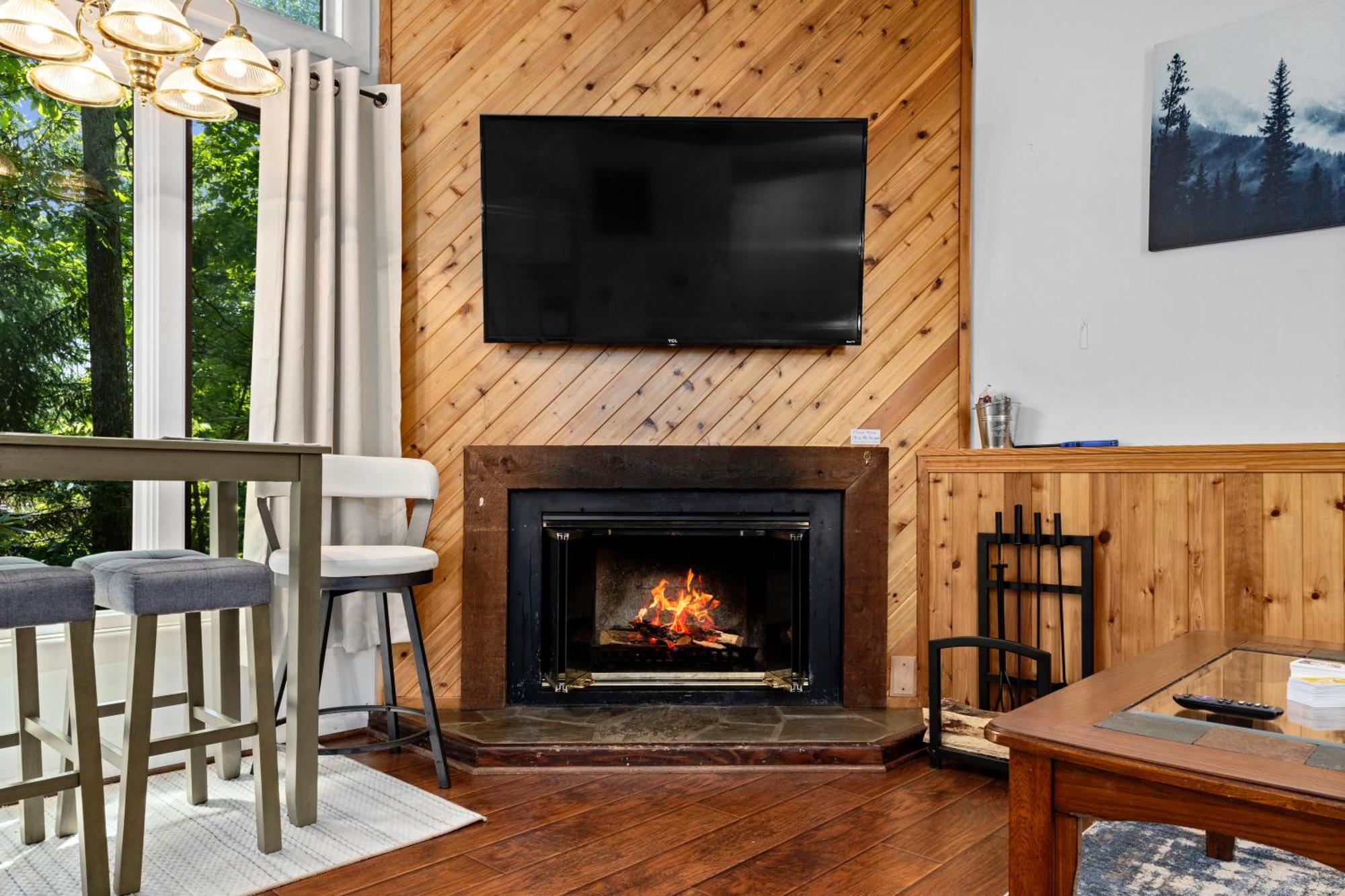 Cozy Condo In Wintergreen Resort That Sleeps 4! Lyndhurst Екстериор снимка